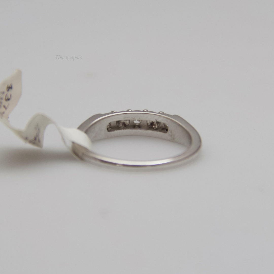 d522 Dazzling 14k White Gold Diamond Wedding Band