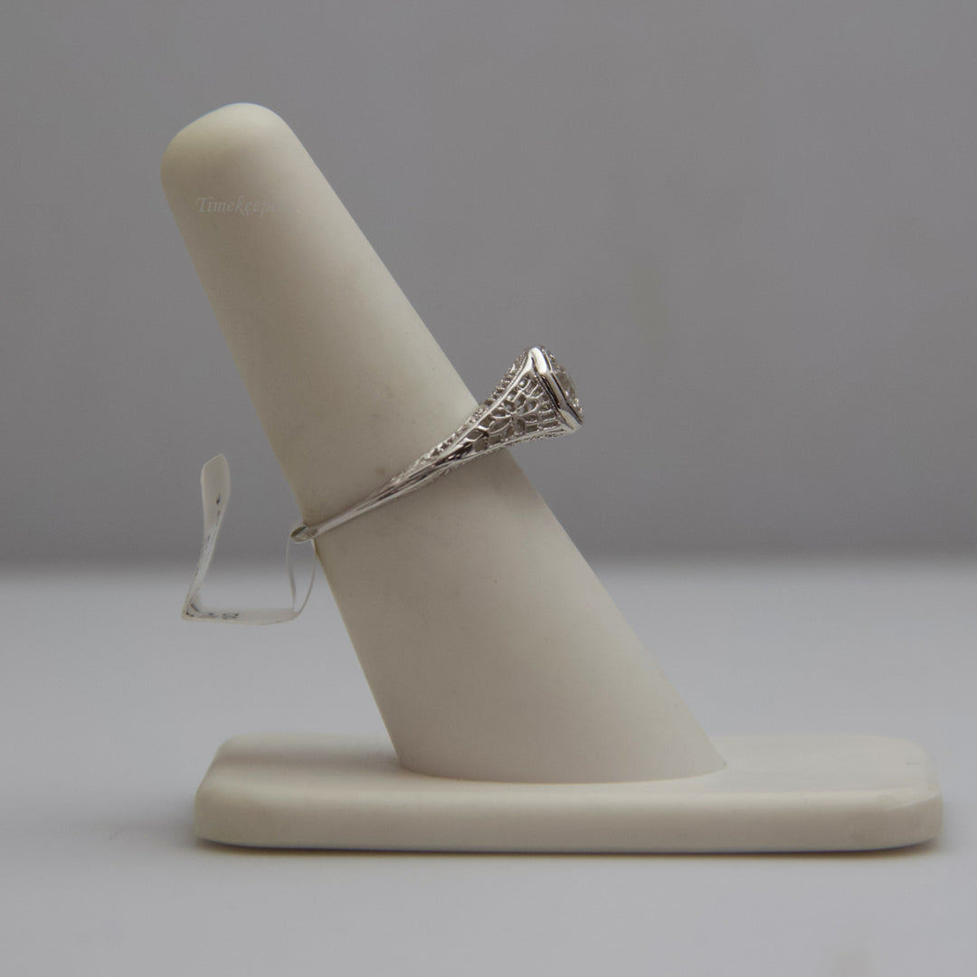 d546 10k White Gold Diamond Ring