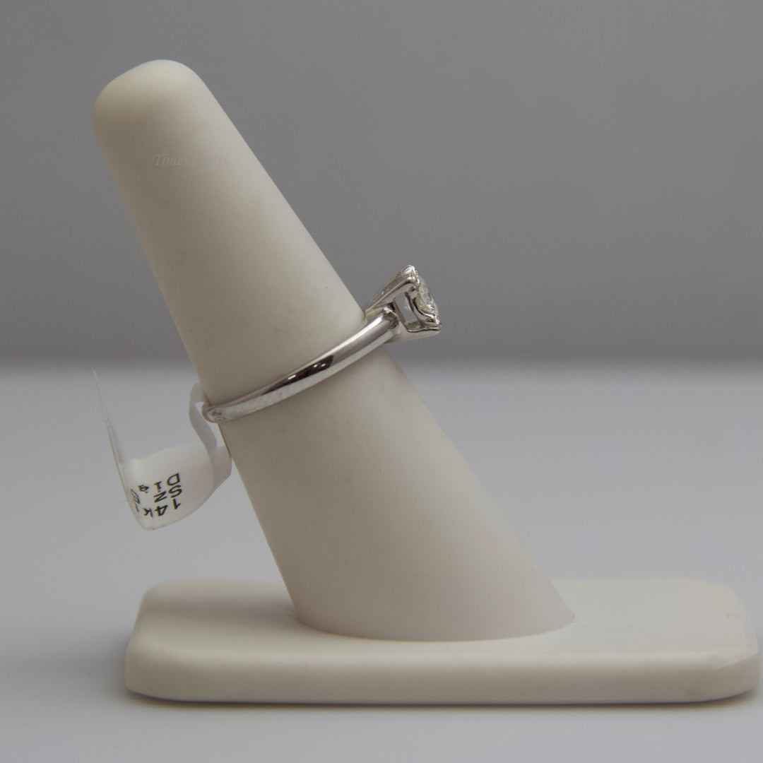 d547 14k White Gold Diamond Ring