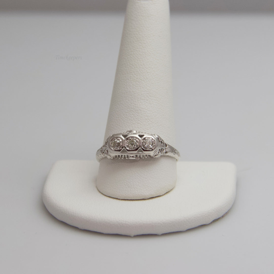 d576 Unique 14k White Gold Diamond Ring