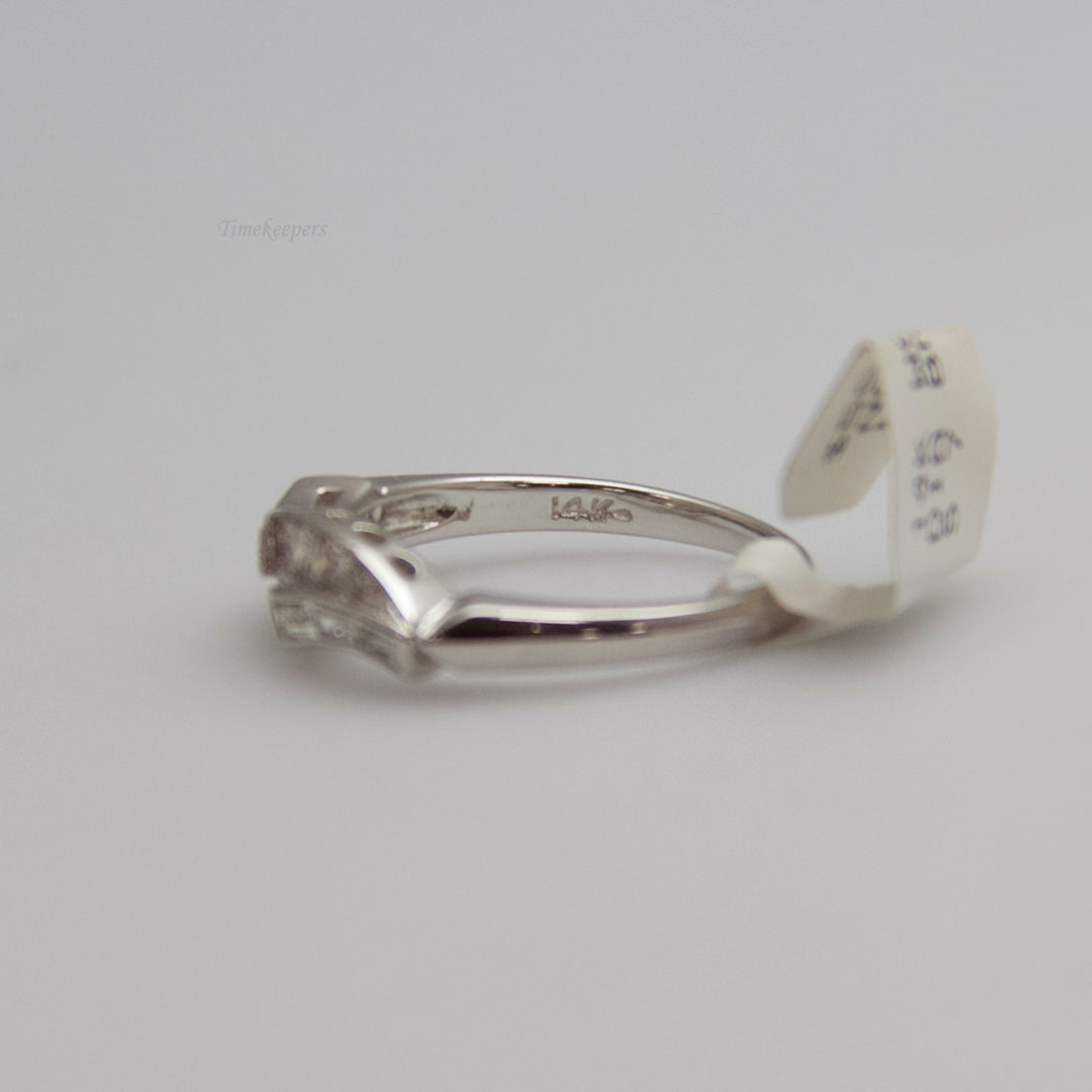 d577 Elegant 14k White Gold Diamond Ring