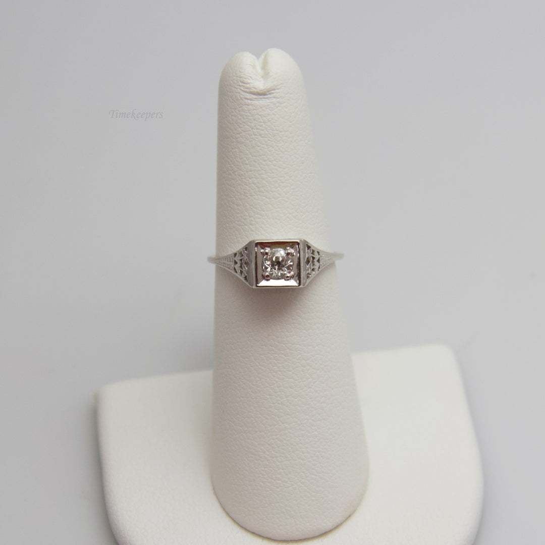 d579 Lovely Antique 18kt White Gold Diamond Engagement Ring