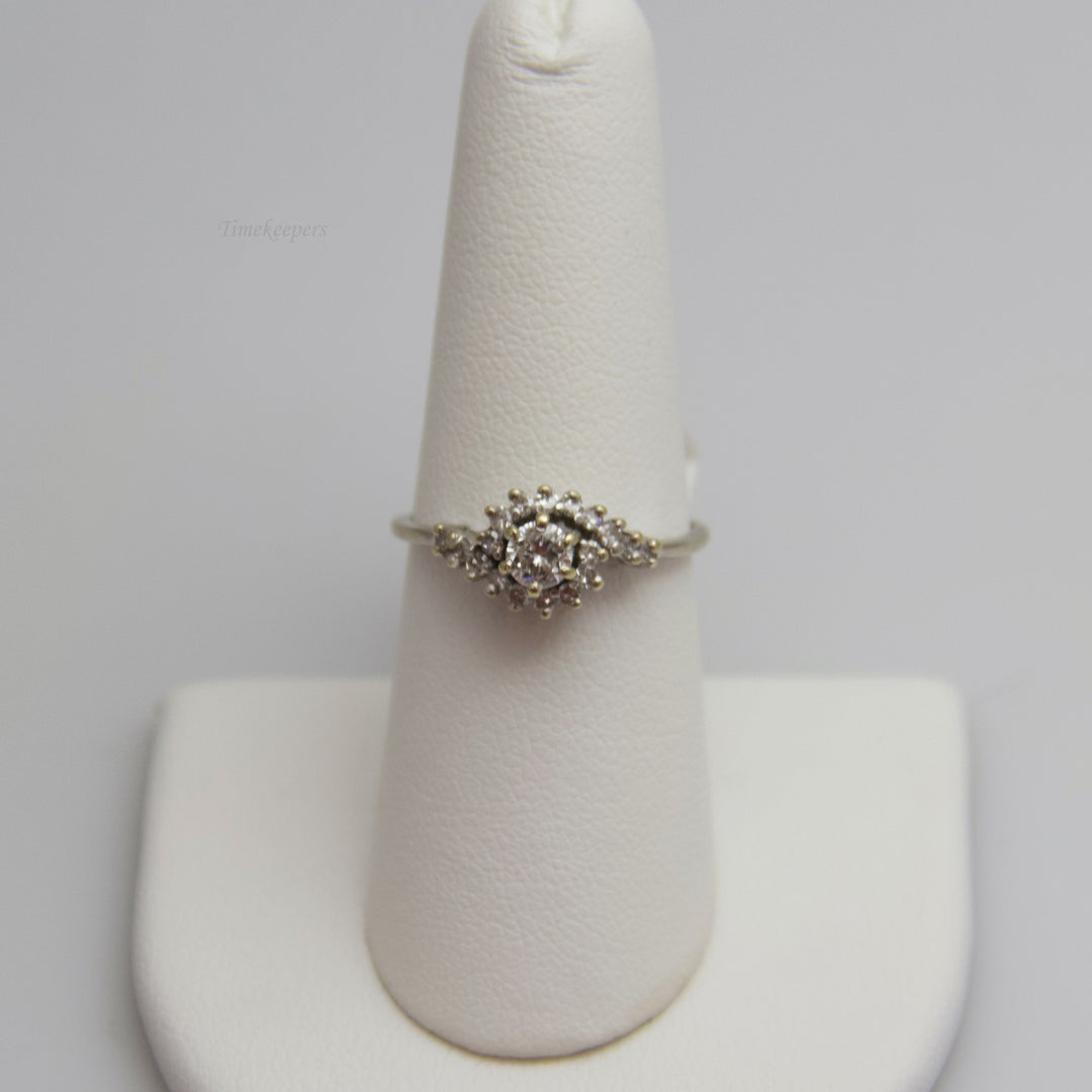 d581 Dazzling 14kt White Gold Diamond Engagement Ring