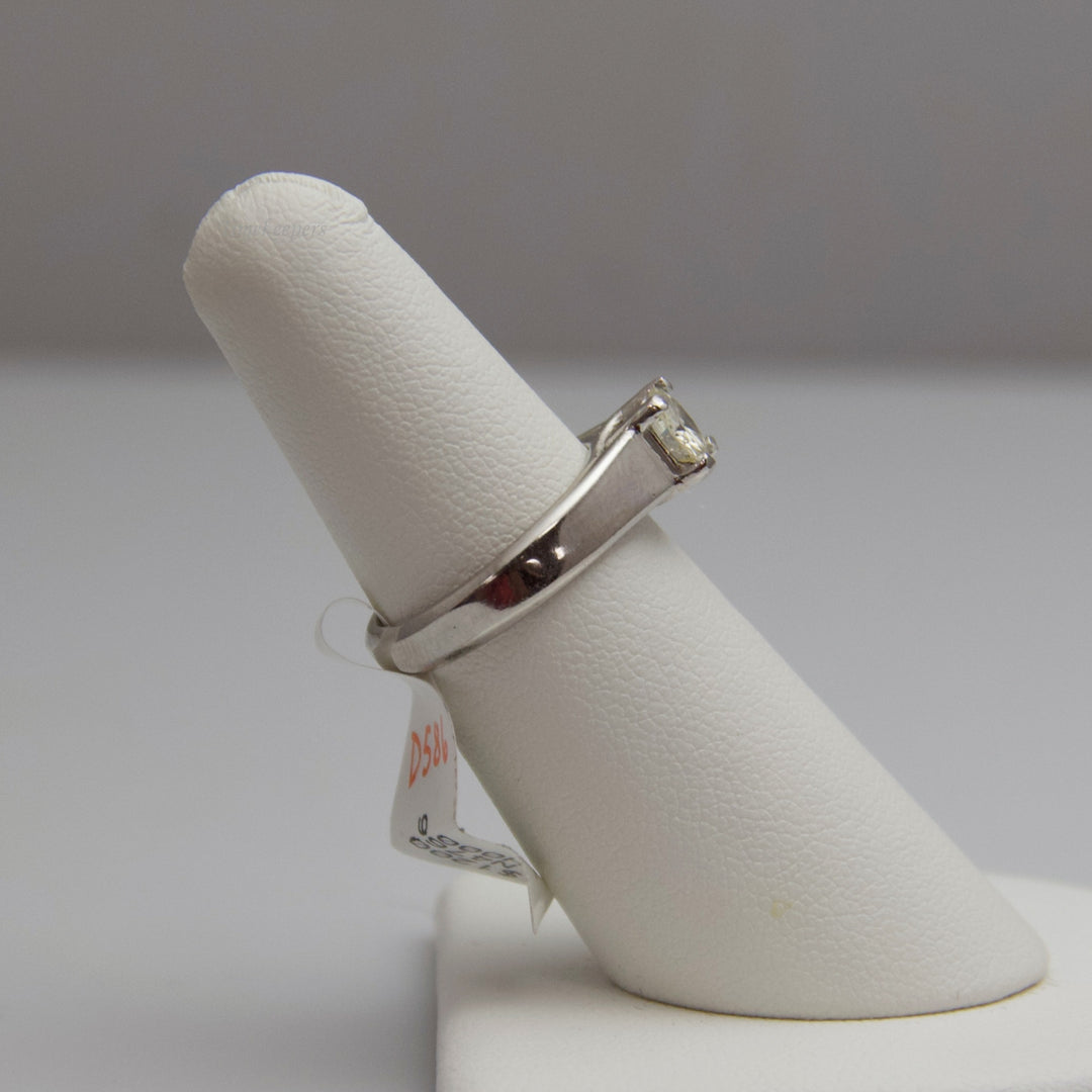 d586 Stunning 14k White Gold Diamond Engagement Ring