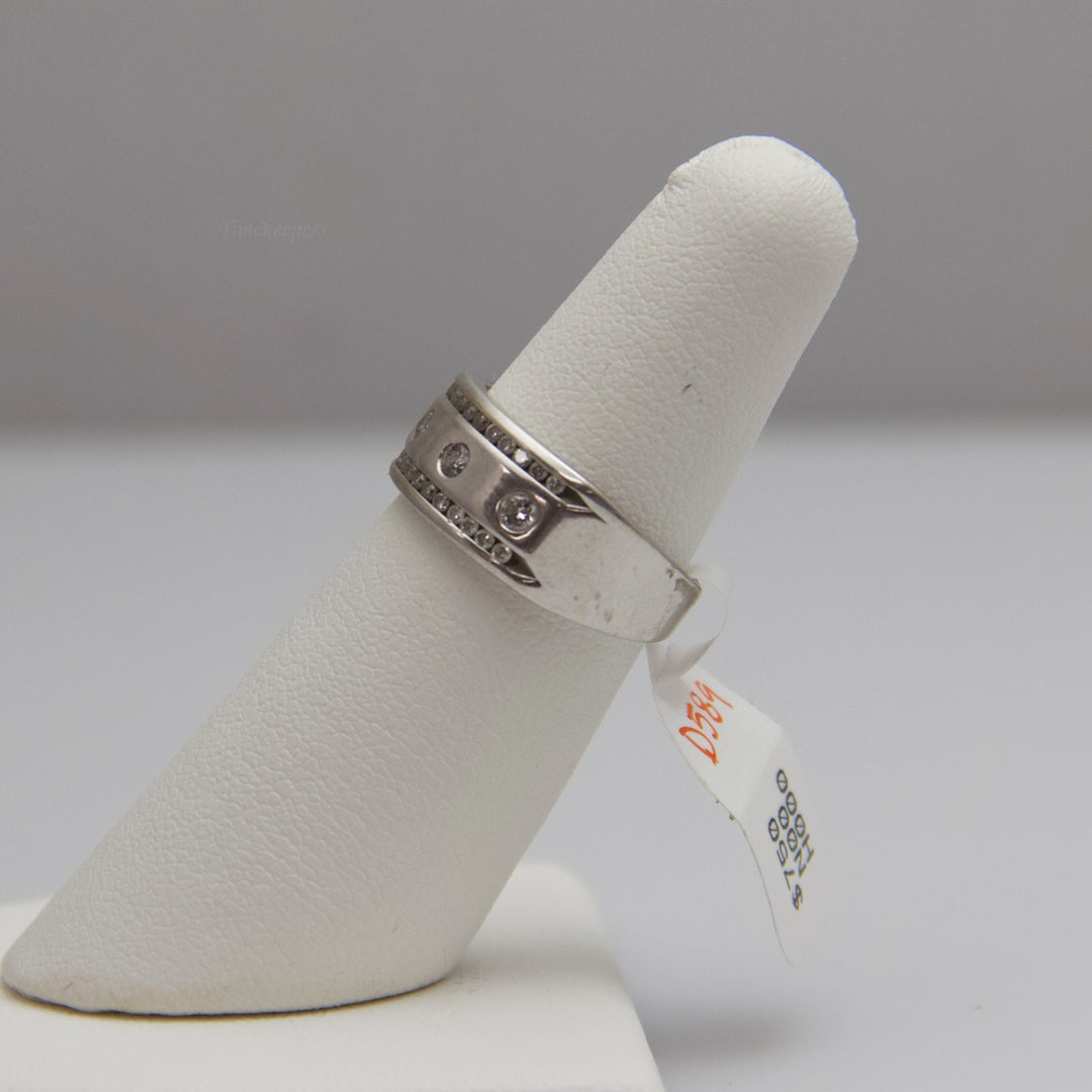 d589 14k White Gold Diamond Wedding Band