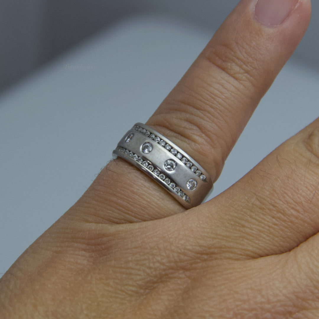 d589 14k White Gold Diamond Wedding Band