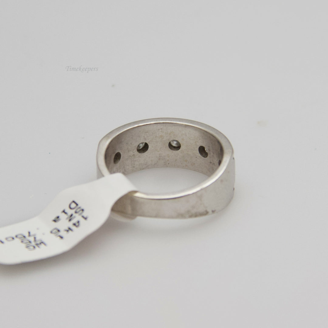 d589 14k White Gold Diamond Wedding Band