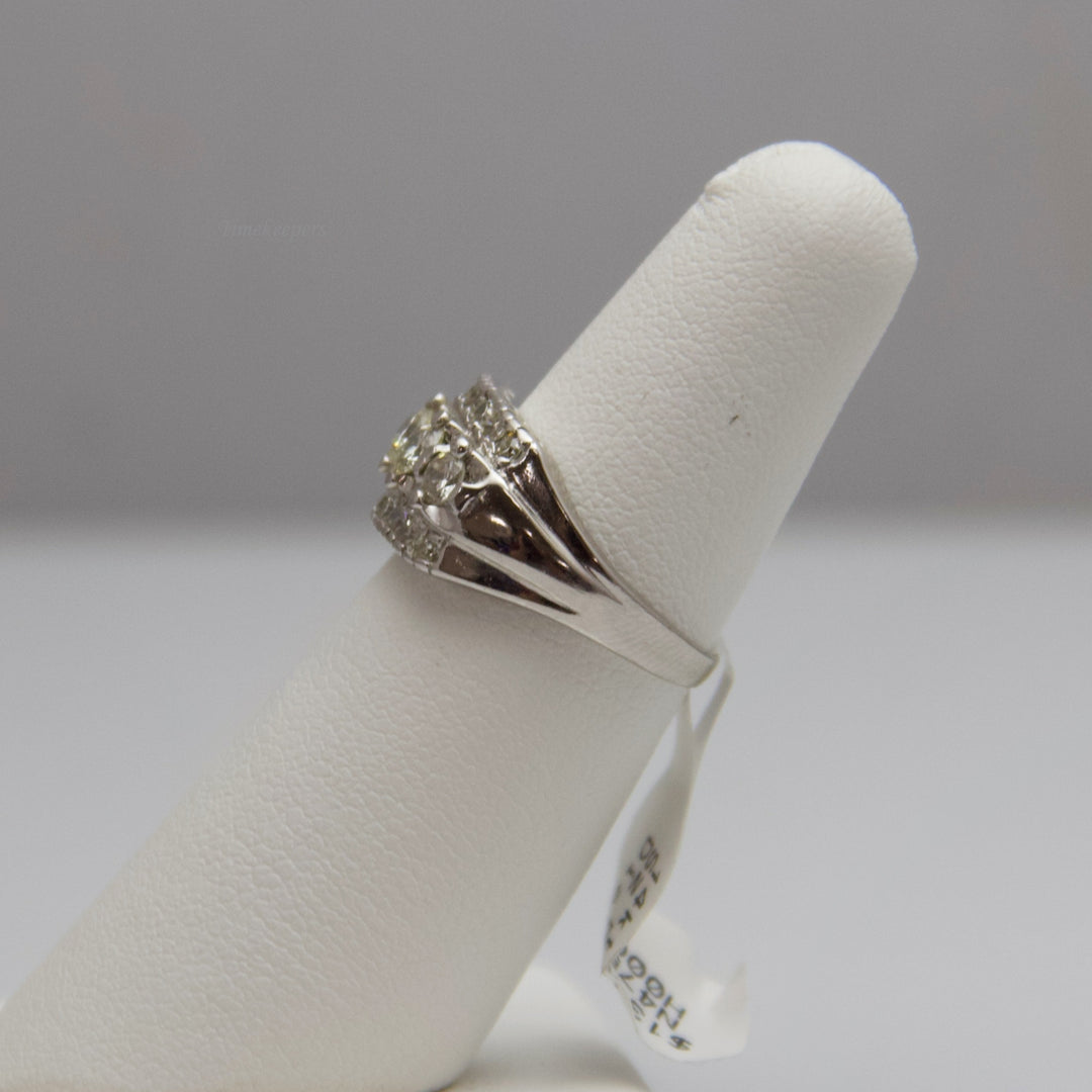 d594 Beautiful 14k White Gold Diamond Ring