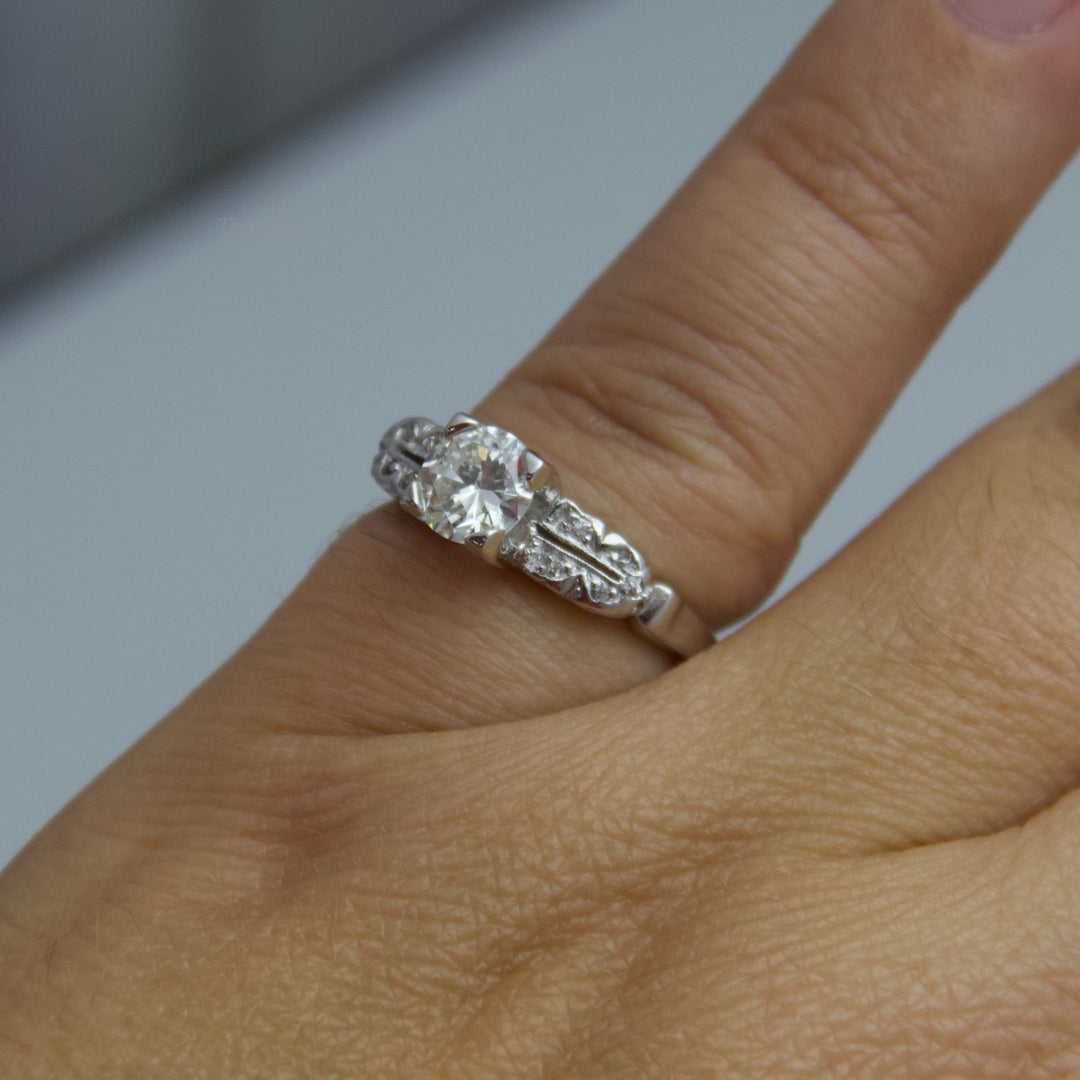 d601 Beautiful 14k White Gold Diamond Engagement Ring