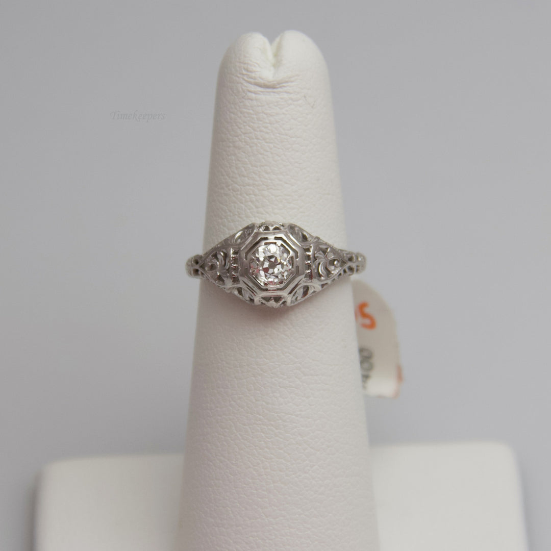 d605 Dazzling 18k White Gold Diamond Engagement Ring
