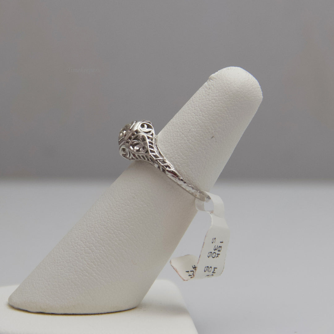 d605 Dazzling 18k White Gold Diamond Engagement Ring