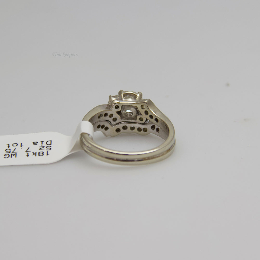 d623 Gorgeous 18k White Gold Diamond Engagement Ring