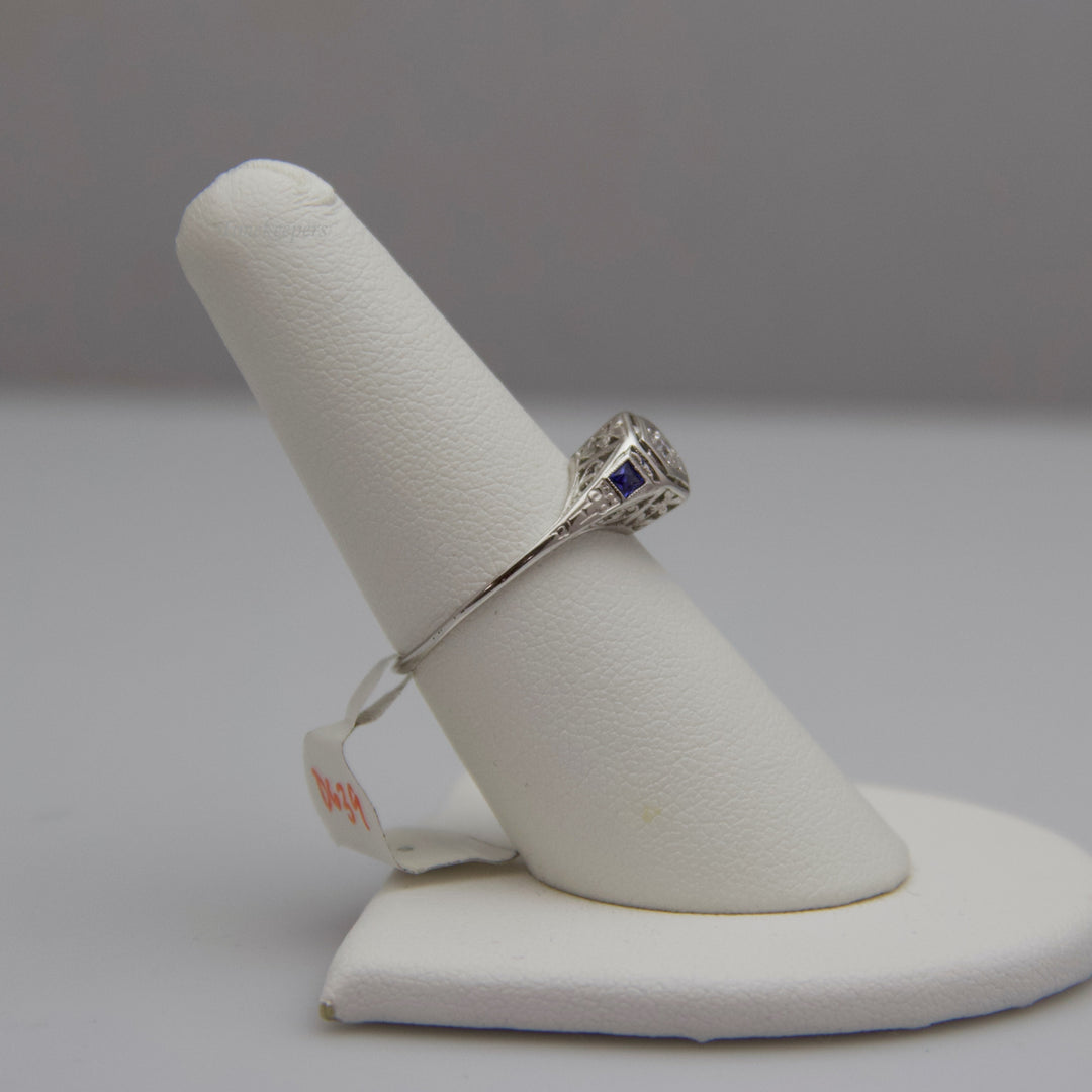 d639 Elegant 14k White Gold Diamond Engagement Ring