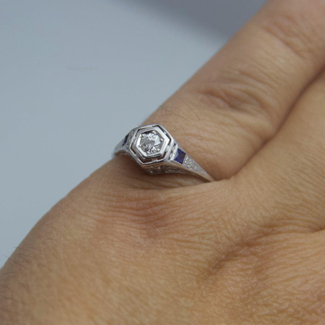 d639 Elegant 14k White Gold Diamond Engagement Ring