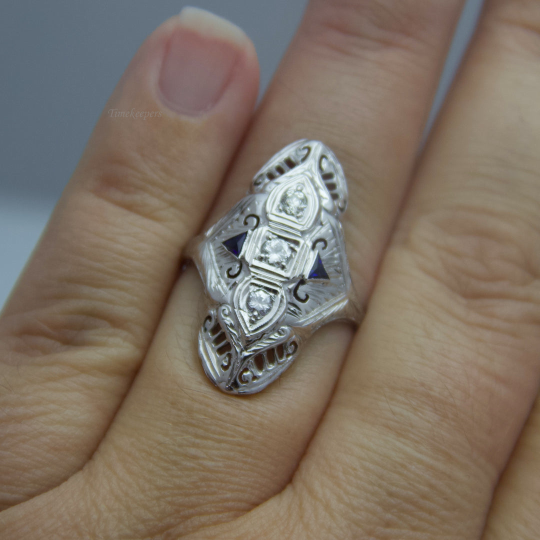 d645 Ornate 18k White Gold Diamond Ring