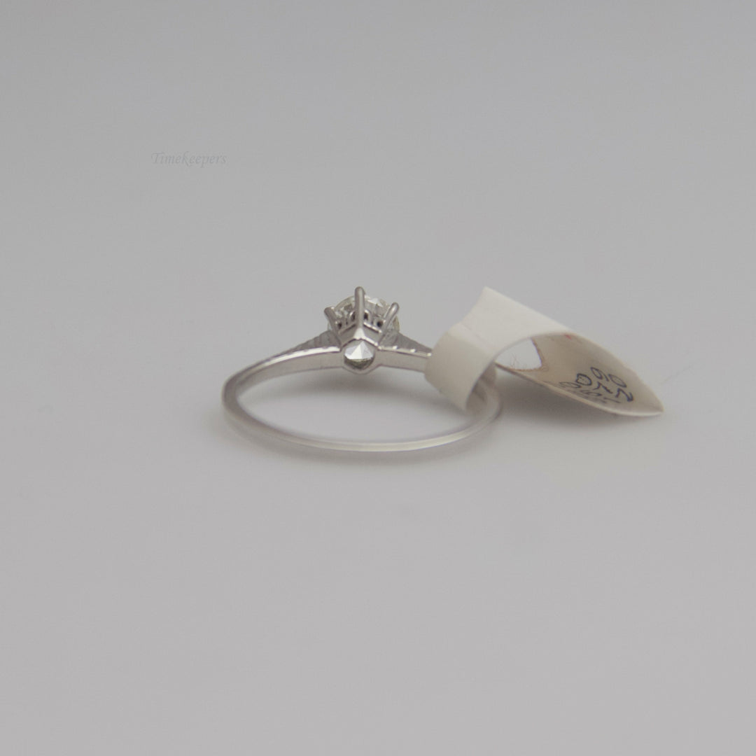 d651 Dazzling 18k White Gold Diamond Engagement Ring