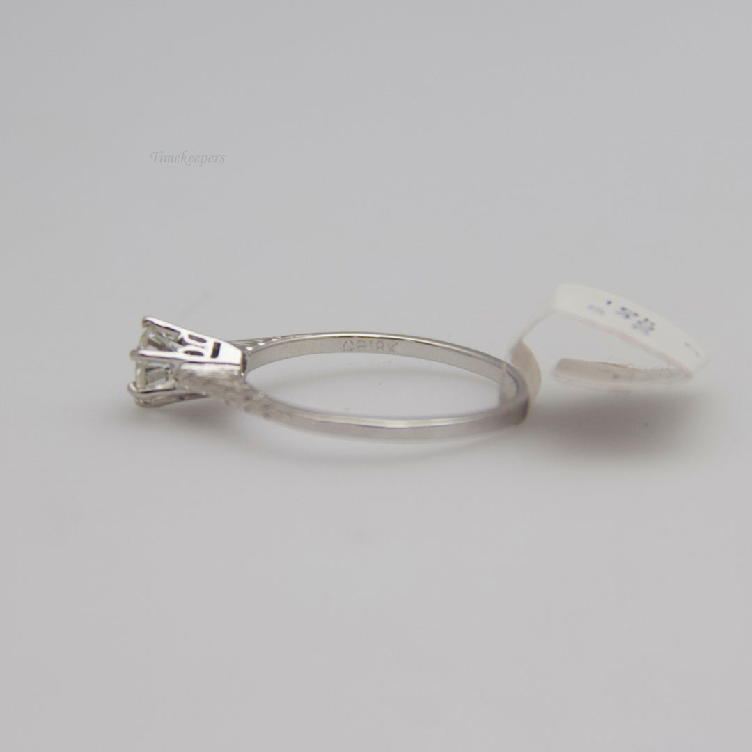 d651 Dazzling 18k White Gold Diamond Engagement Ring