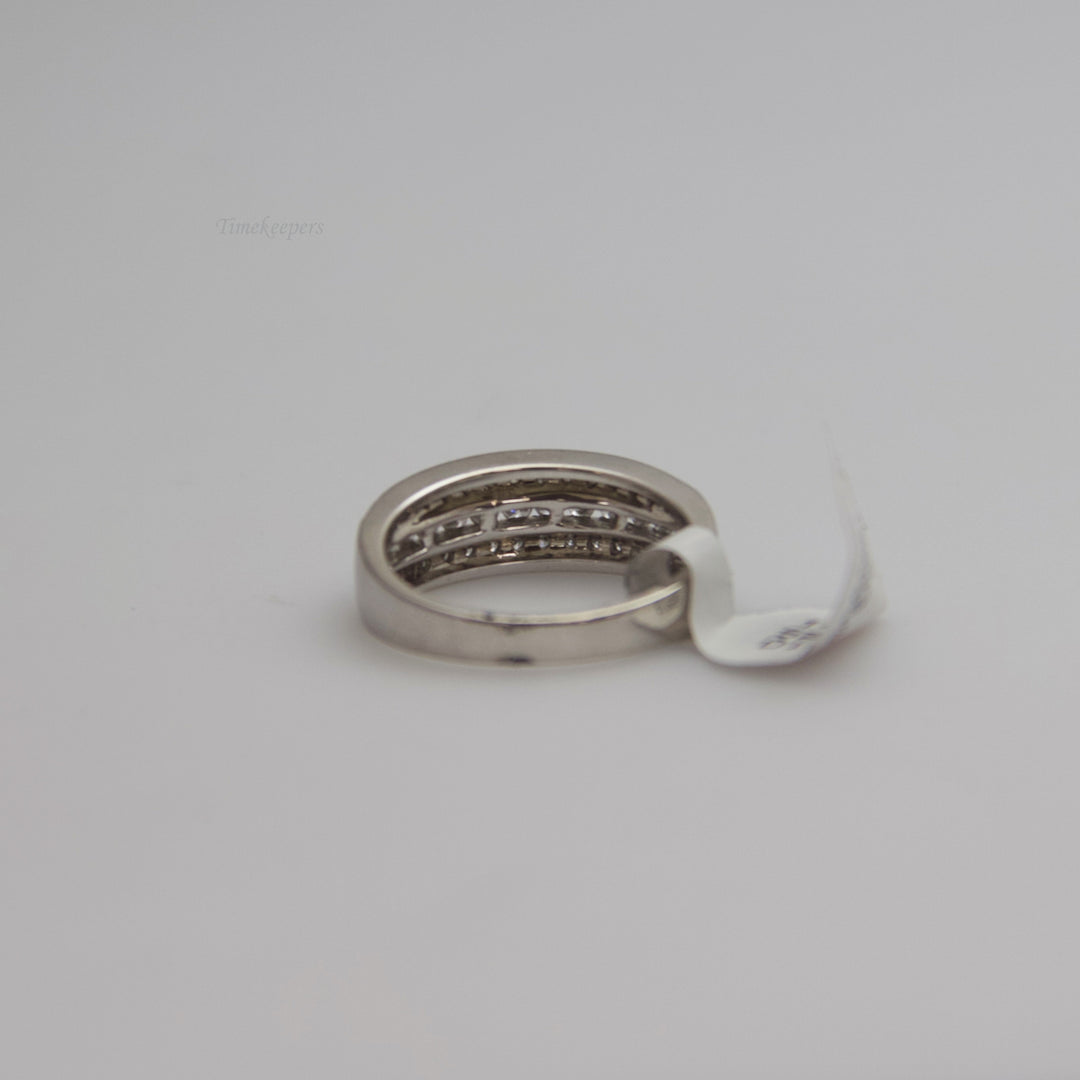 d671 Pretty 14k White Gold Diamond Ring