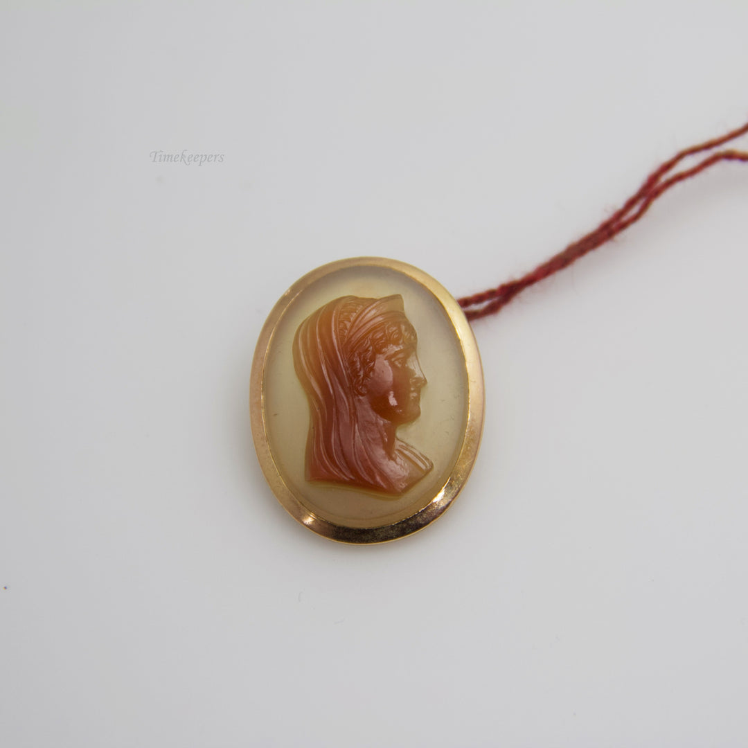 d749 Beautiful 14k Yellow Gold Cameo Pendant