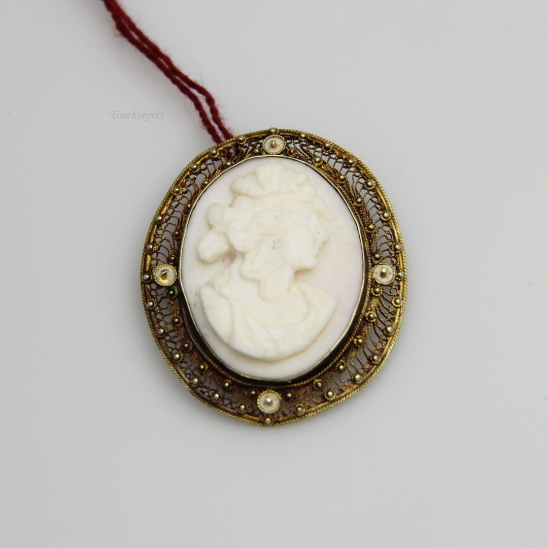 d768 Vintage 14k Yellow Gold Cameo Pendant