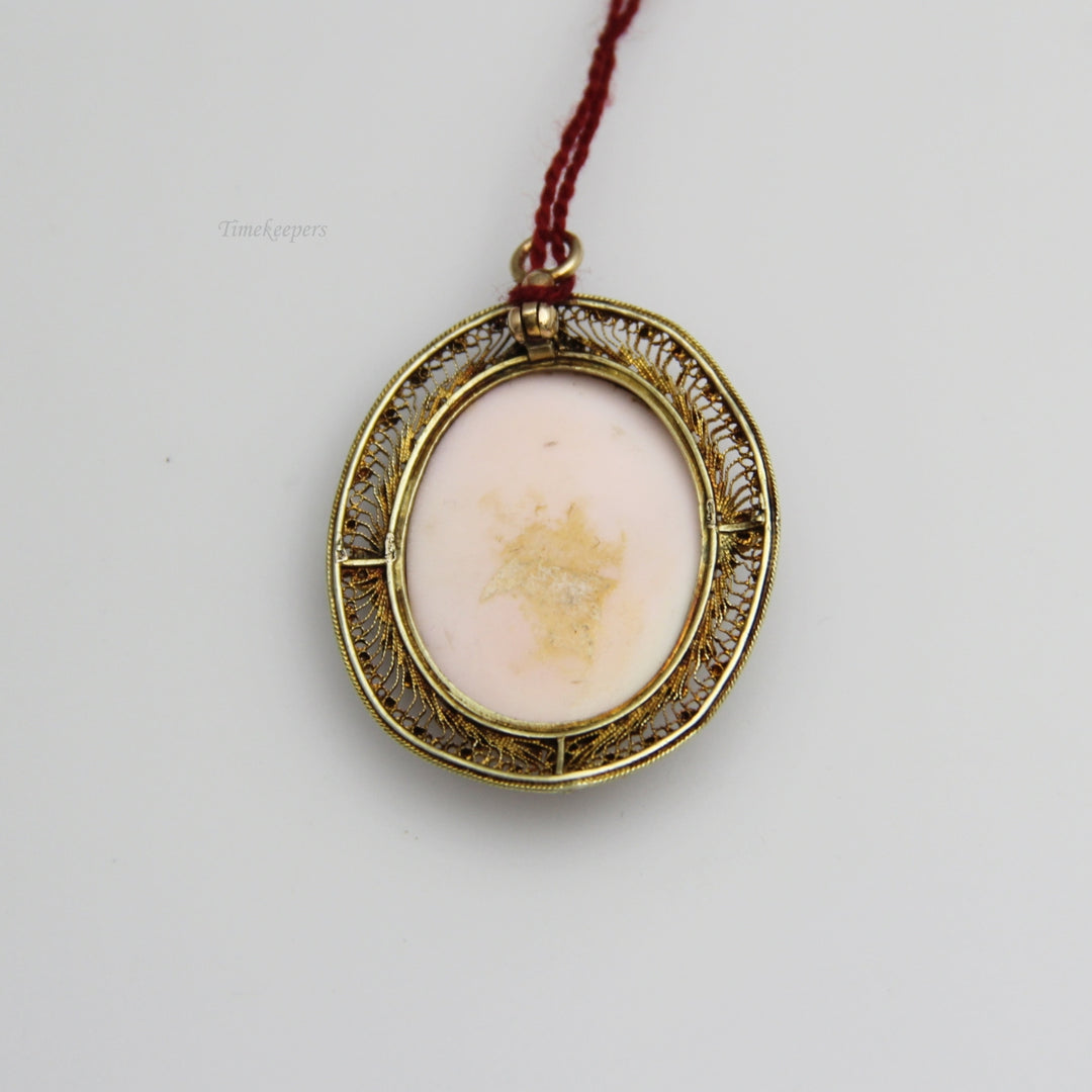 d768 Vintage 14k Yellow Gold Cameo Pendant