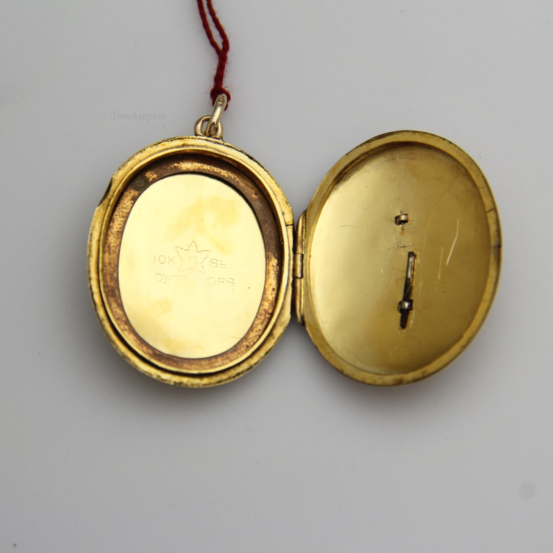 d771 Alluring 10k Yellow Gold Locket Pendant