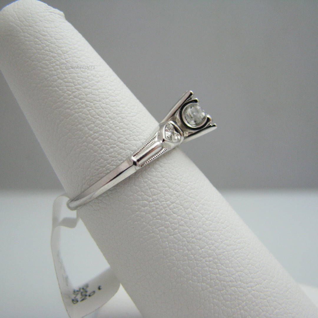 d792 Dazzling 14k White Gold Diamond Engagement Ring