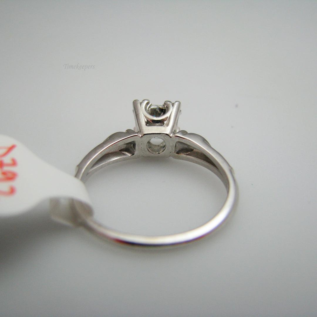 d792 Dazzling 14k White Gold Diamond Engagement Ring