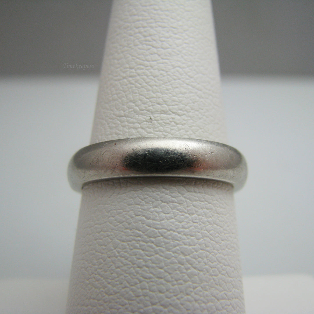d799 Simple Platinum Wedding Band
