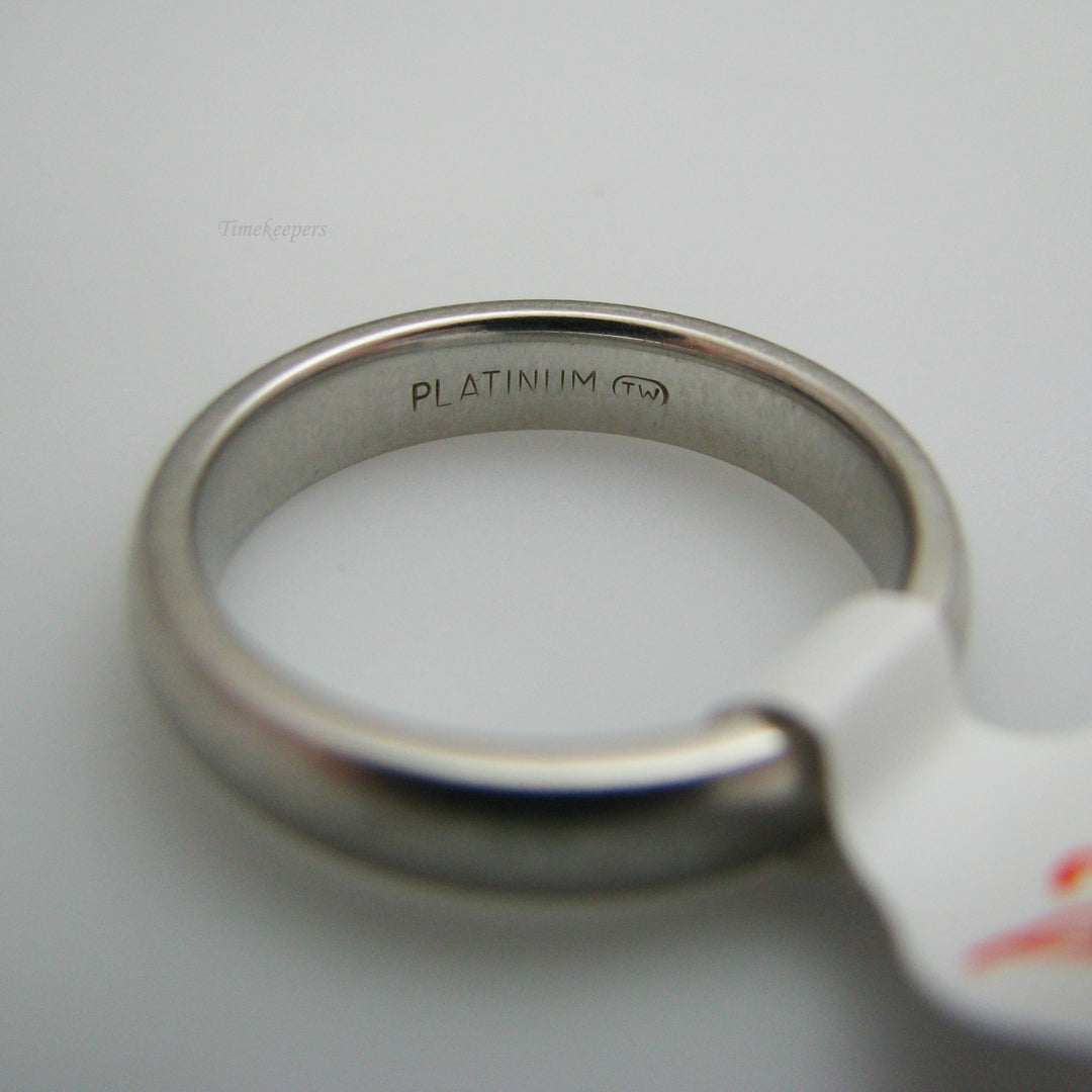d799 Simple Platinum Wedding Band