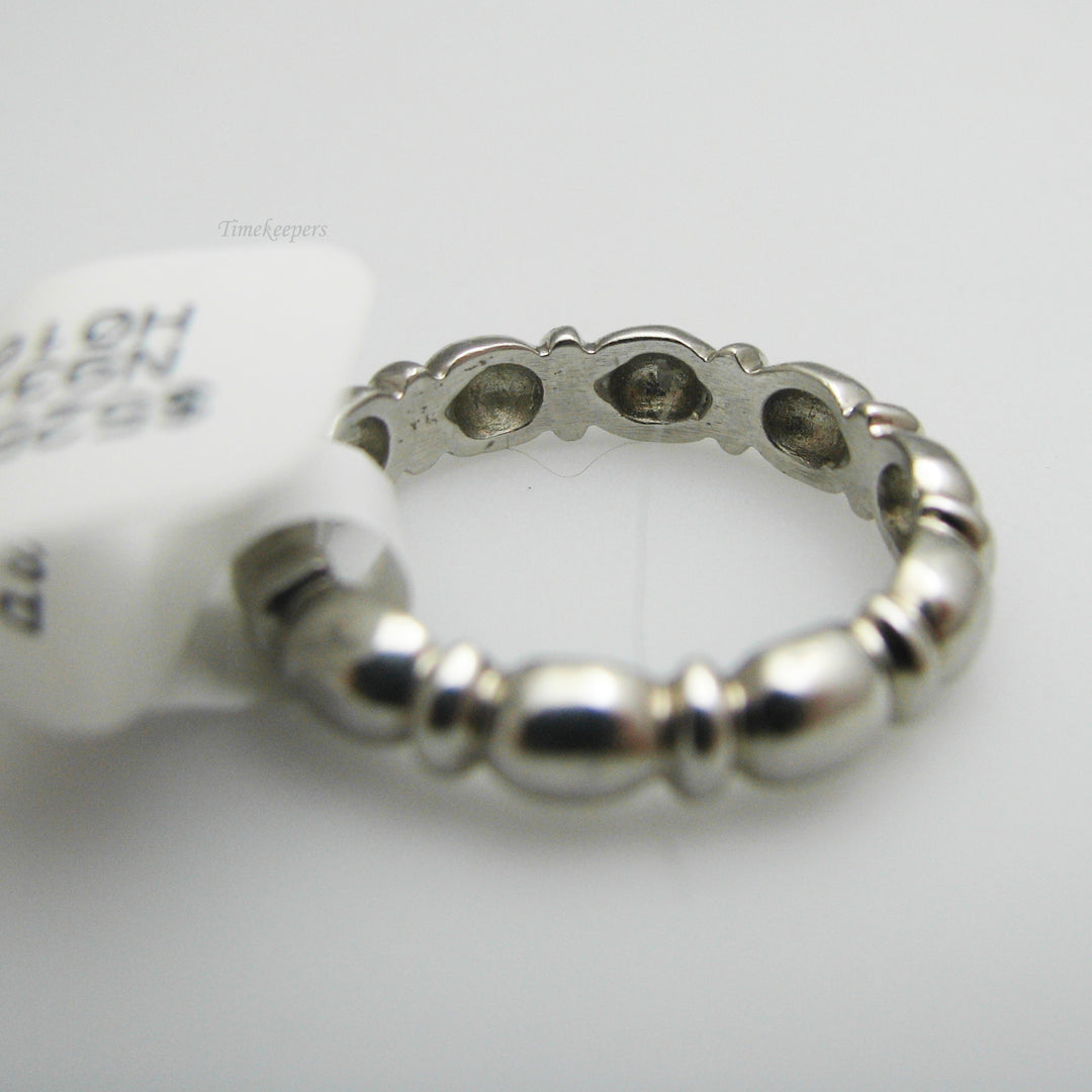 d811 Unique Platinum Ladies Wedding Band