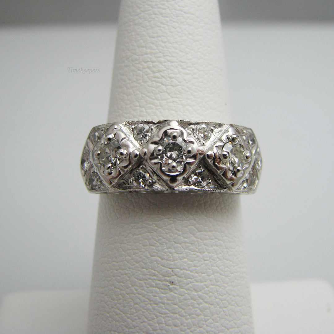 d825 Stunning 14k White Gold Diamond Wedding Band