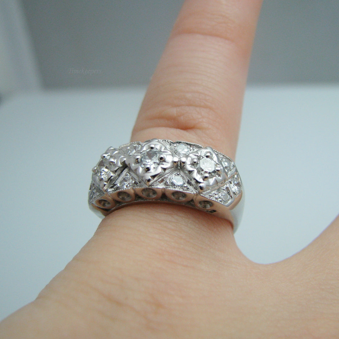 d825 Stunning 14k White Gold Diamond Wedding Band