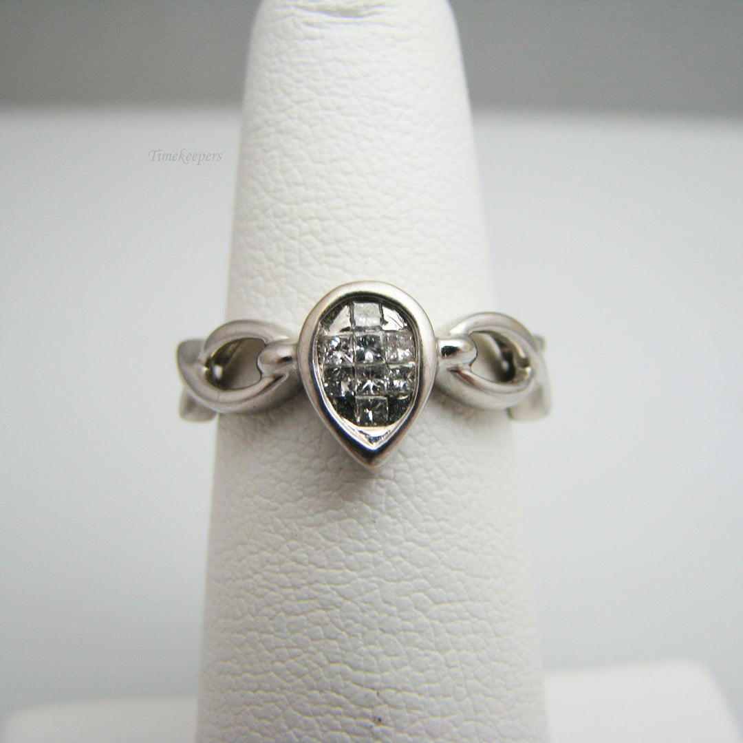 d833 Unique 14k White Gold Diamond Ring