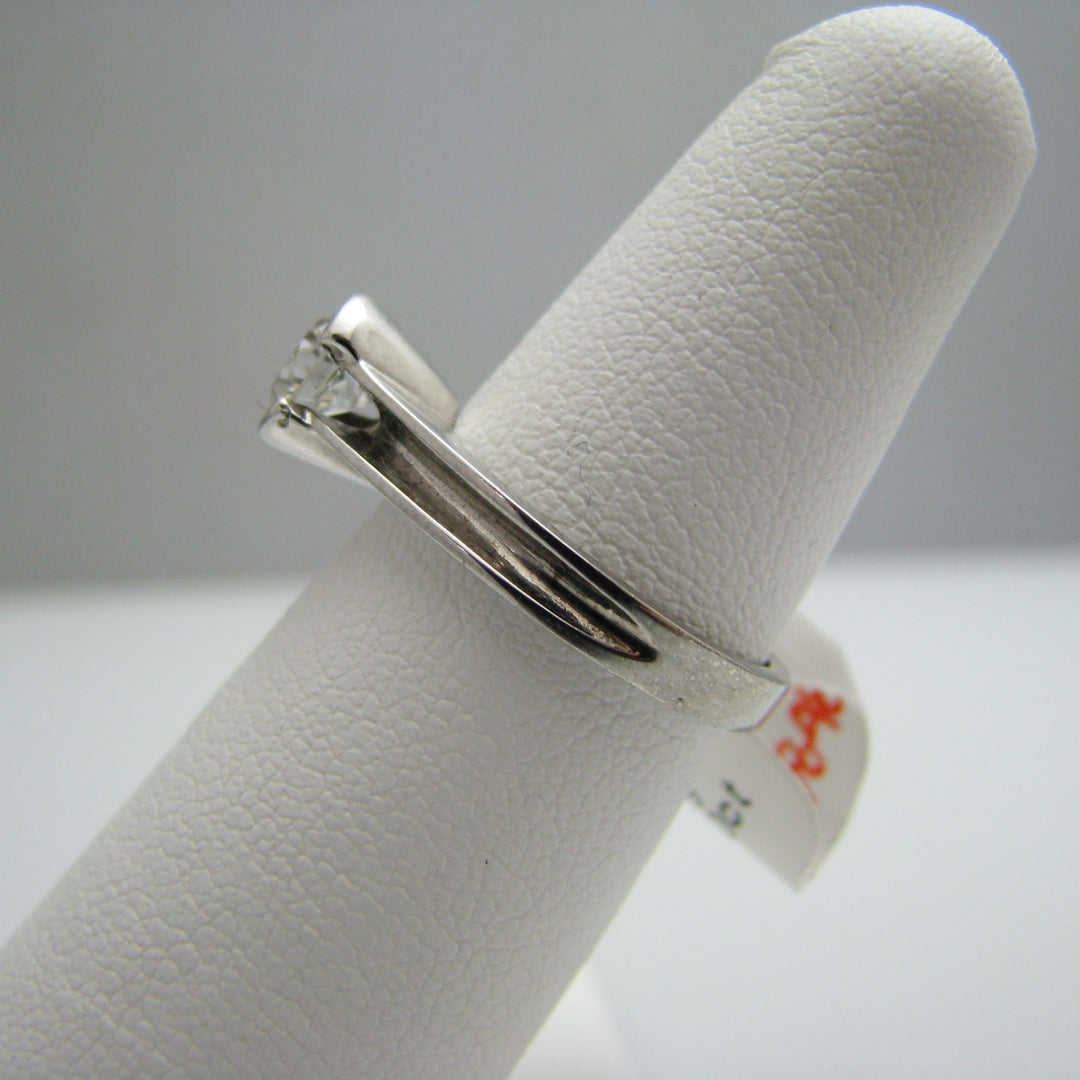 d848 Gorgeous Platinum Diamond Engagement Ring