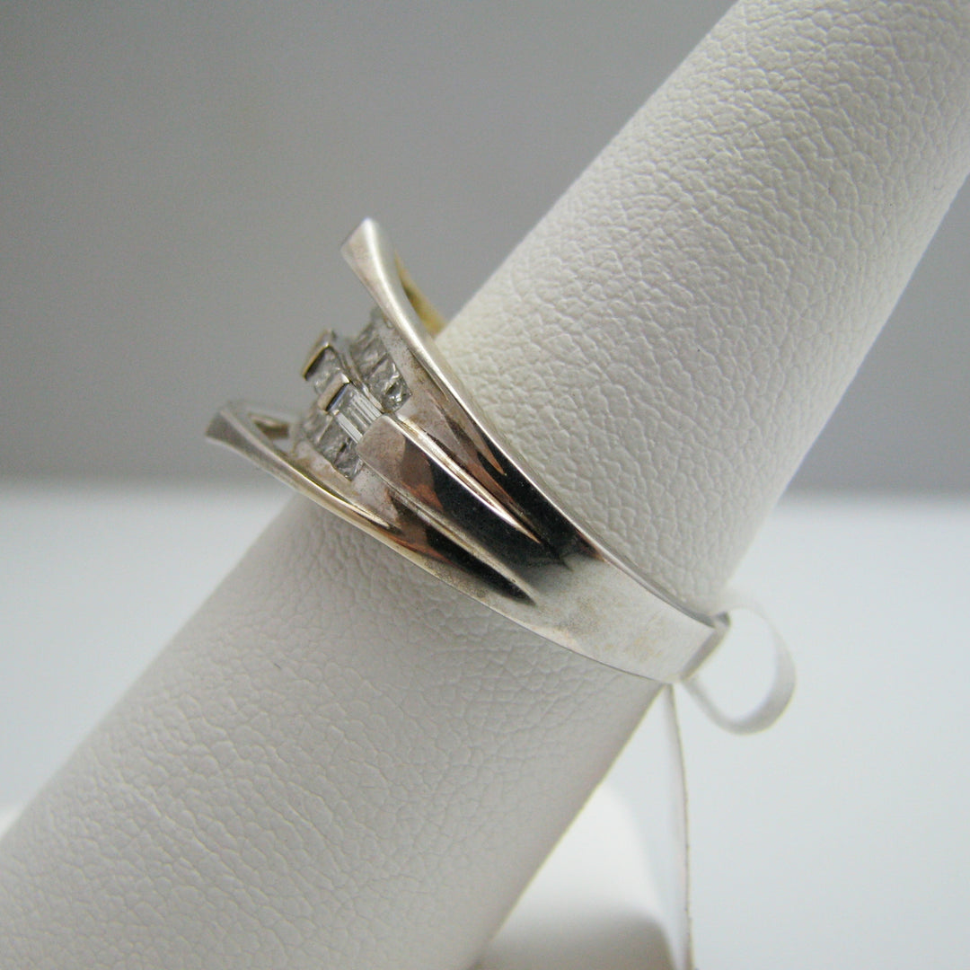 d852 Exquisite 14k White Gold Diamond Ring