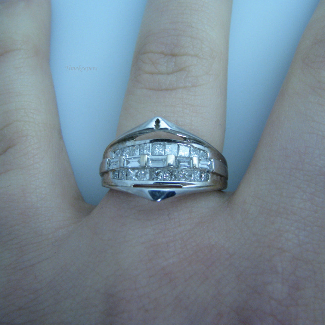 d852 Exquisite 14k White Gold Diamond Ring