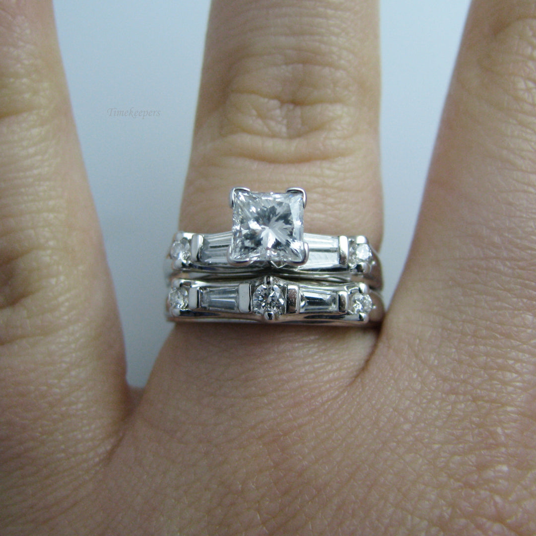 d854 Lovely 18kt White Gold Diamond Wedding Ring Set