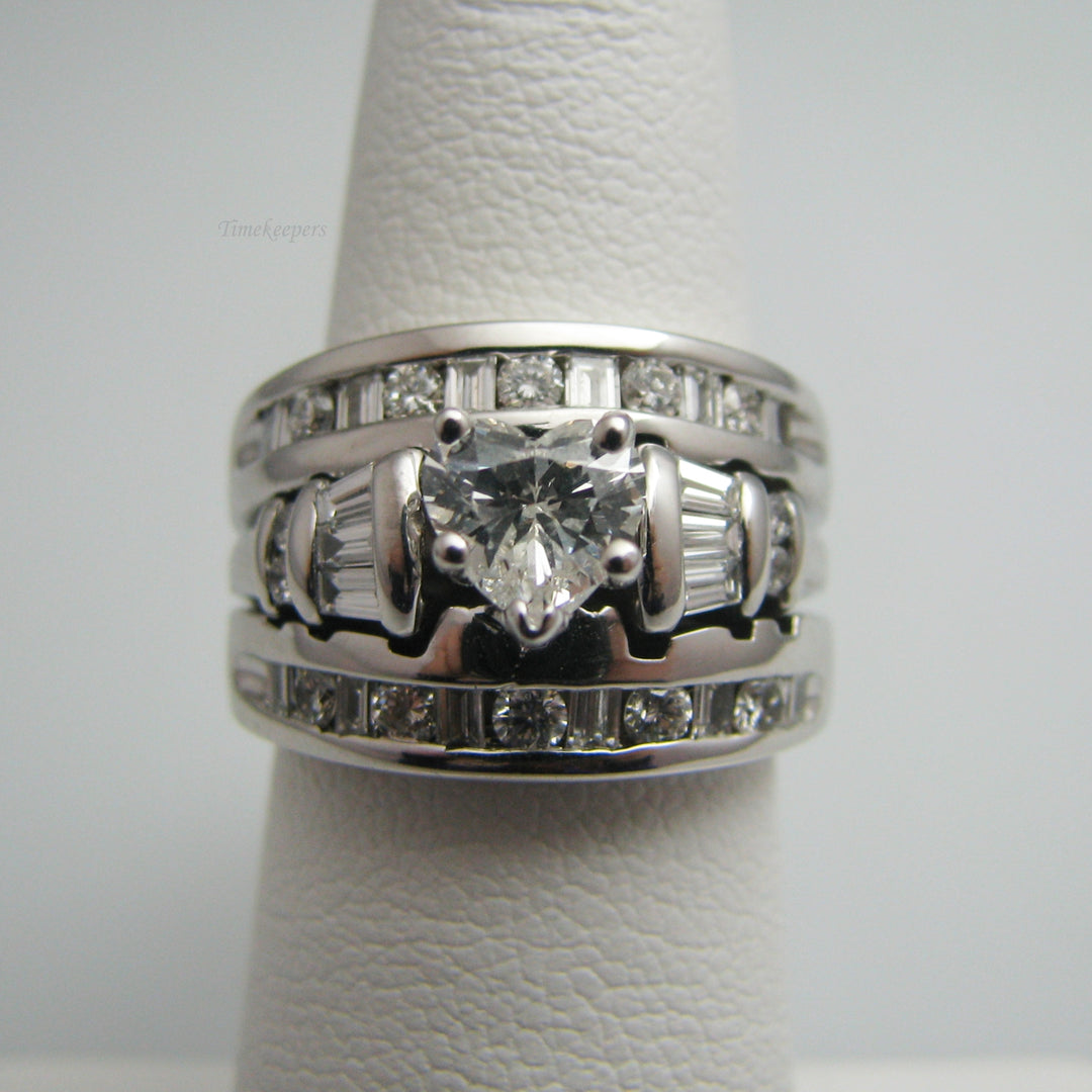 d857 Stunning 14kt White Gold Heart Shaped Diamond Wedding Ring Set