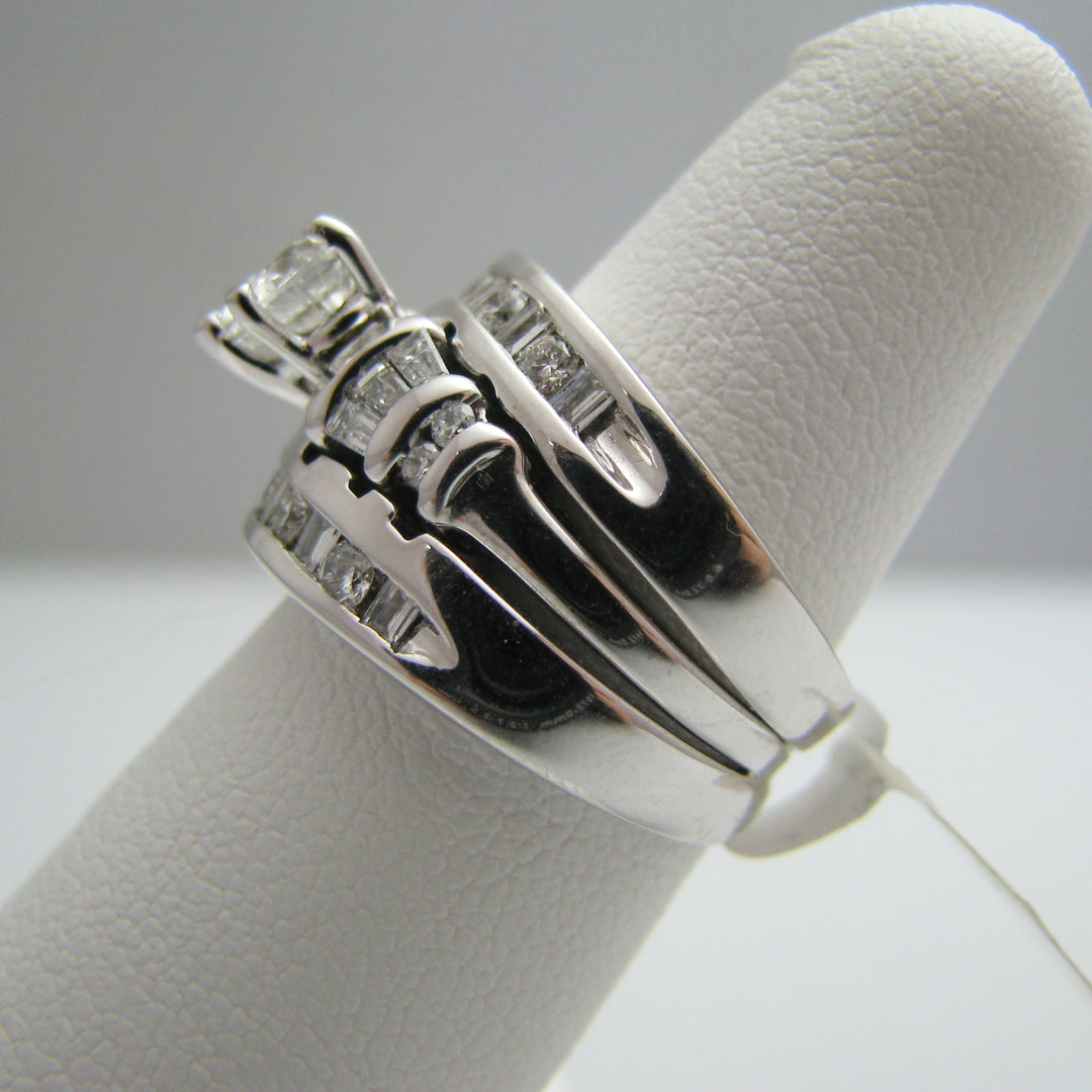 d857 Stunning 14kt White Gold Heart Shaped Diamond Wedding Ring Set