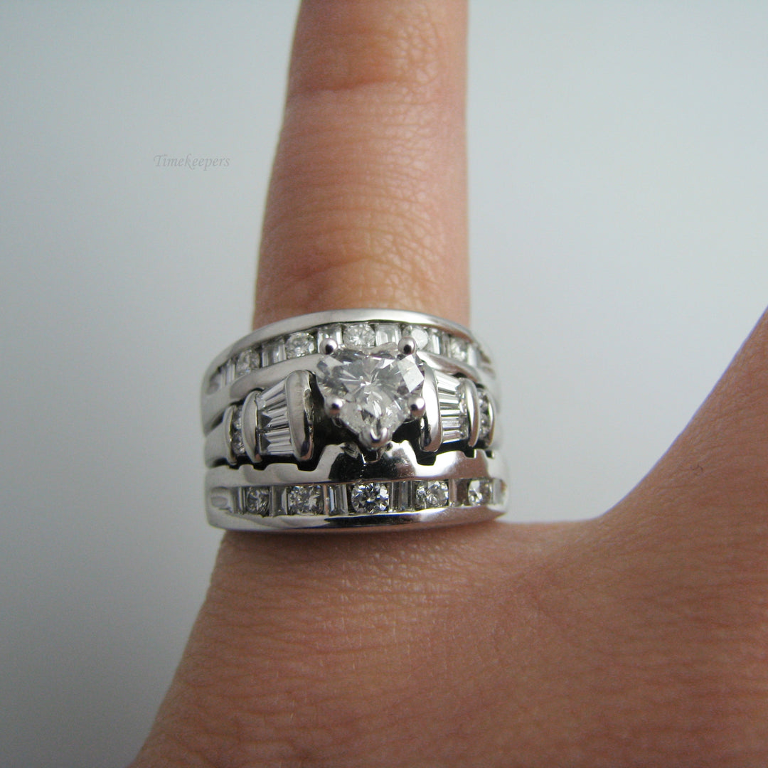 d857 Stunning 14kt White Gold Heart Shaped Diamond Wedding Ring Set