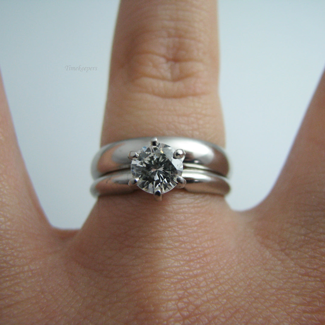 d862 Simple Platinum Solitaire Diamond Wedding Ring Set