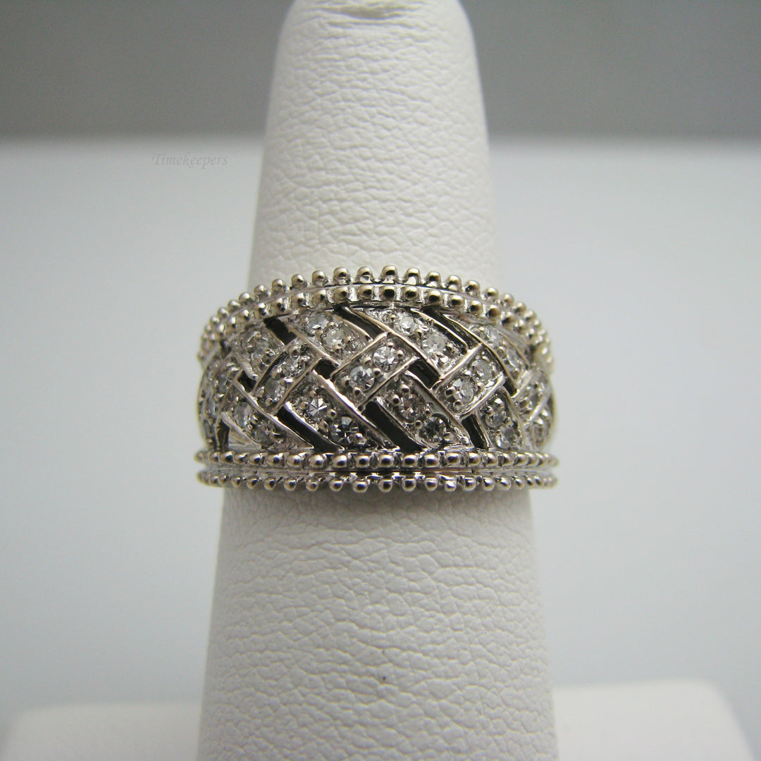 d876 Dazzling 14k White Gold Diamond Ring