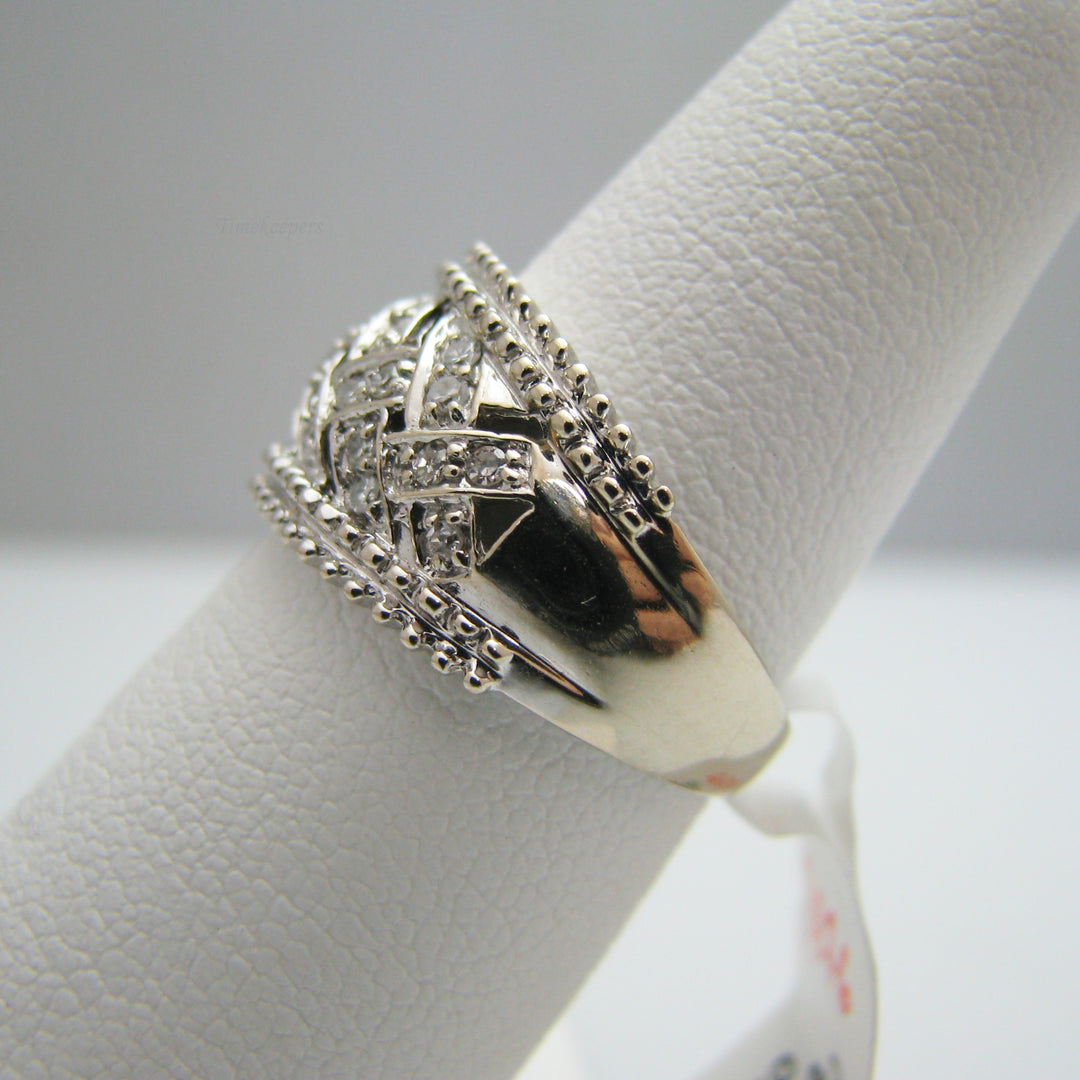 d876 Dazzling 14k White Gold Diamond Ring
