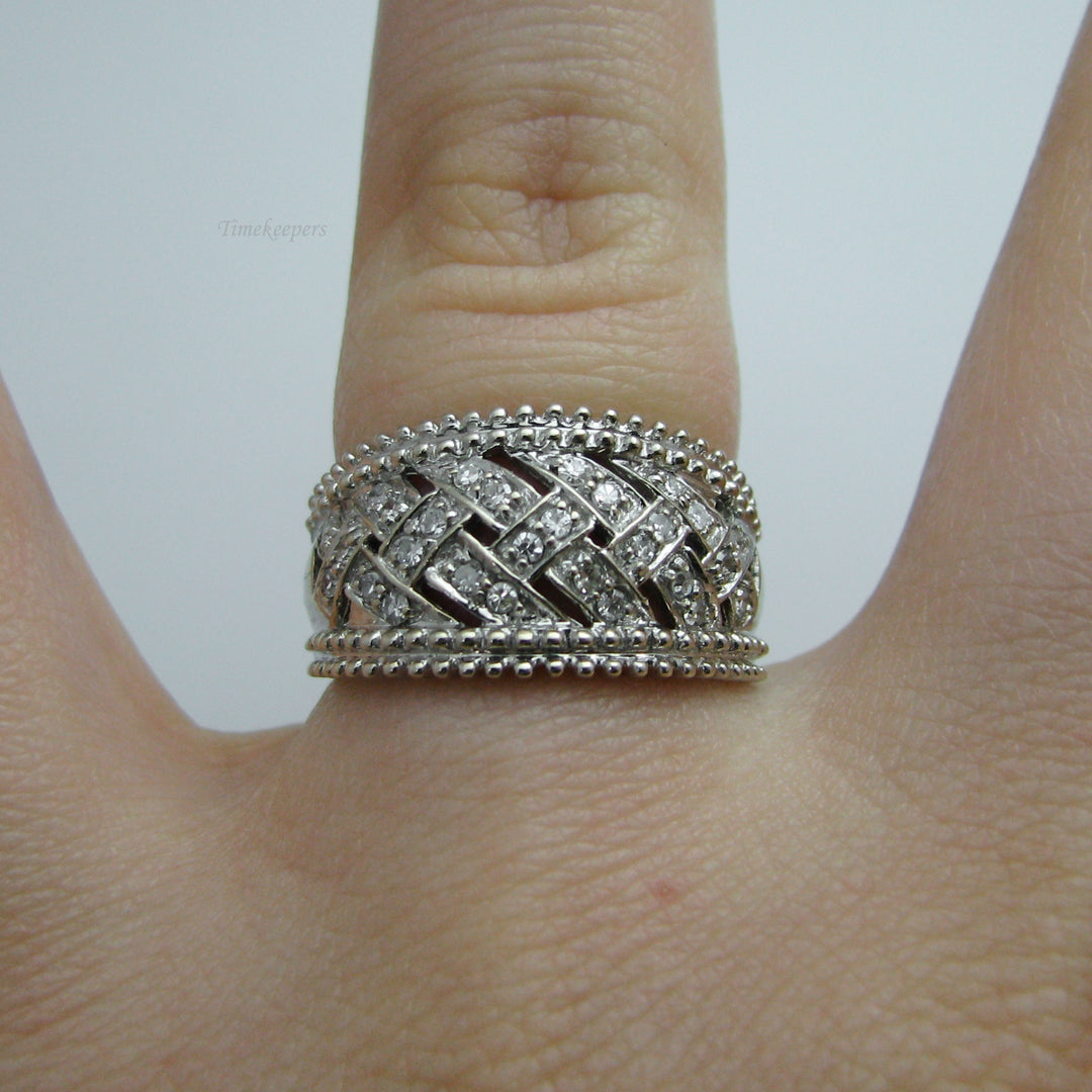 d876 Dazzling 14k White Gold Diamond Ring