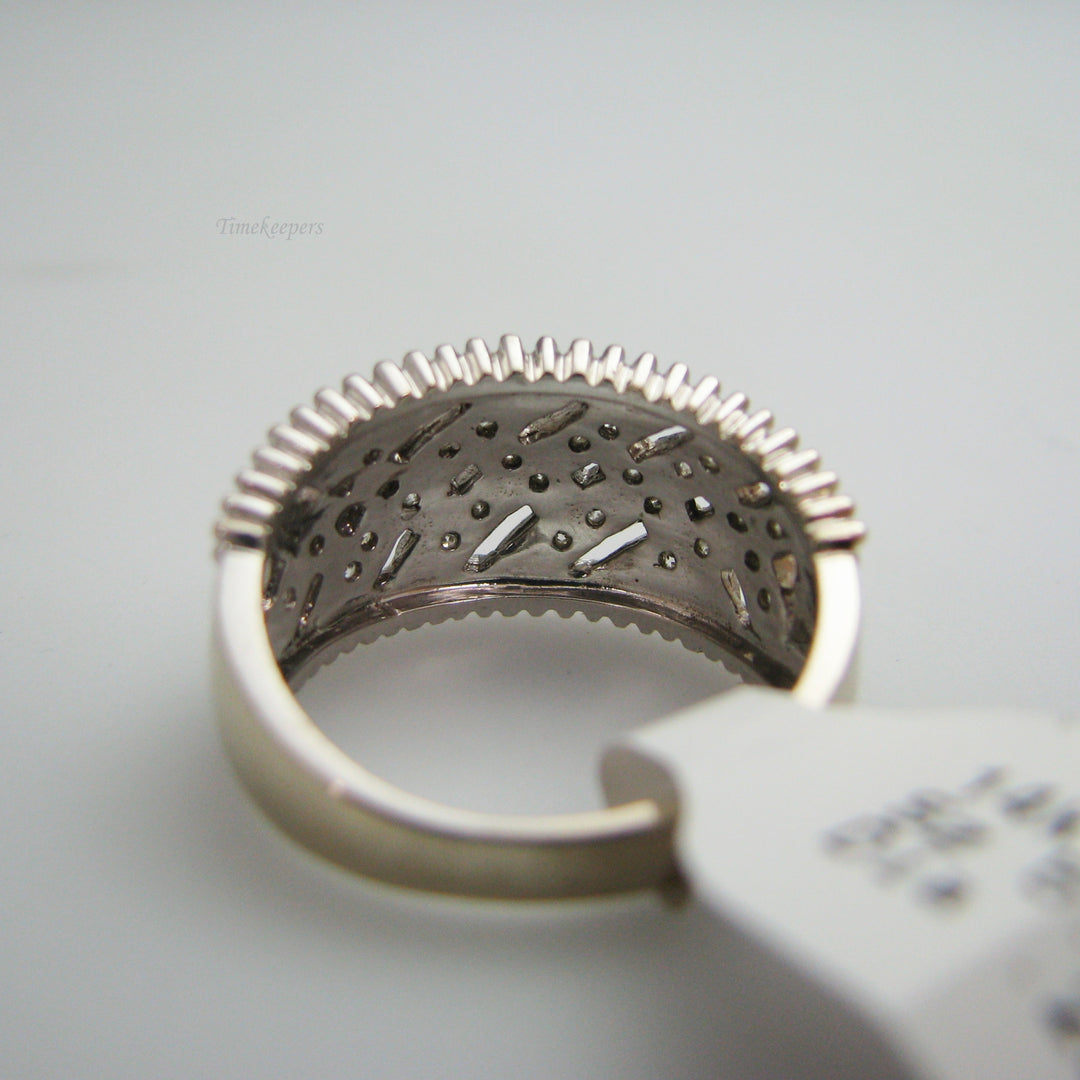 d876 Dazzling 14k White Gold Diamond Ring