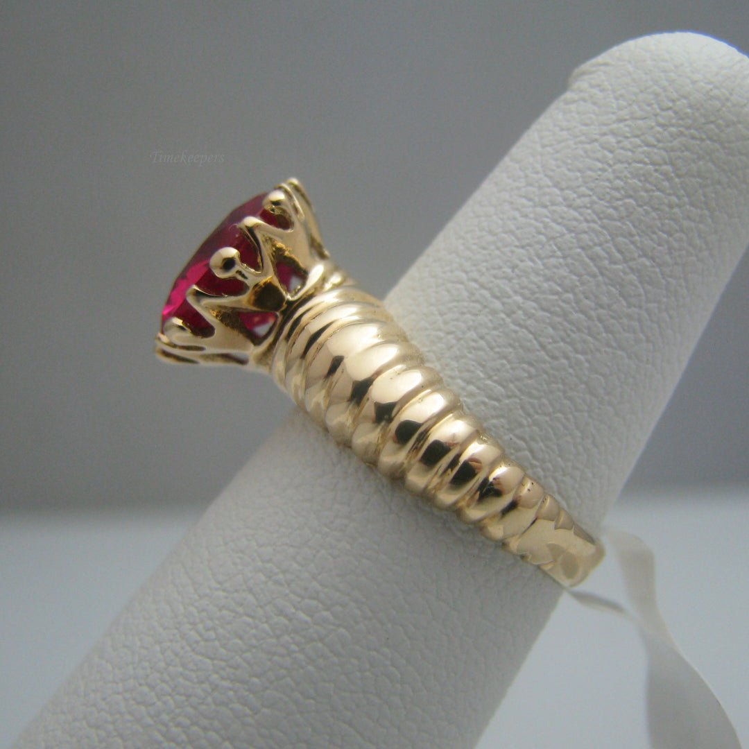 d939 Stunning 14k Yellow Gold Synthetic Ruby Ring