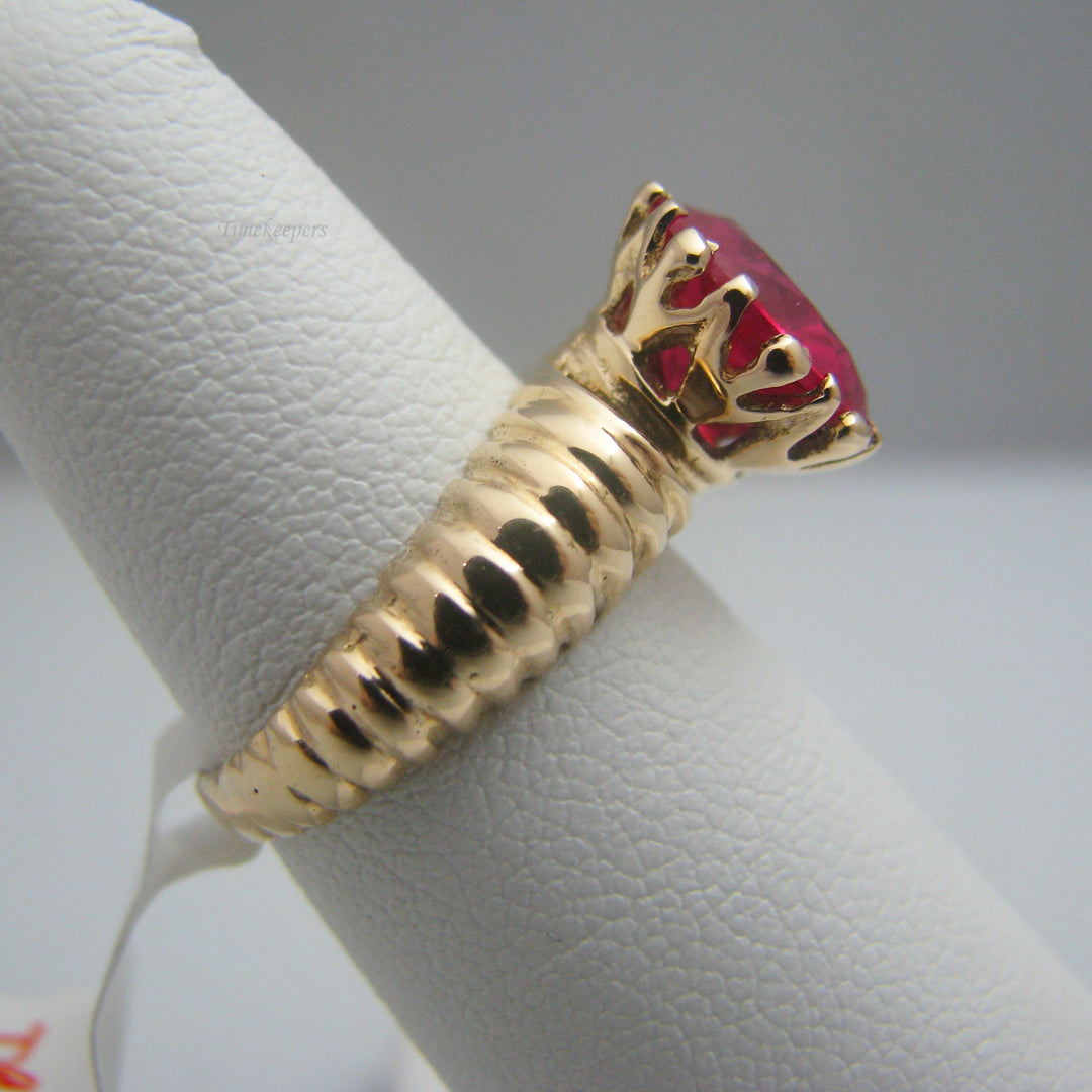 d939 Stunning 14k Yellow Gold Synthetic Ruby Ring