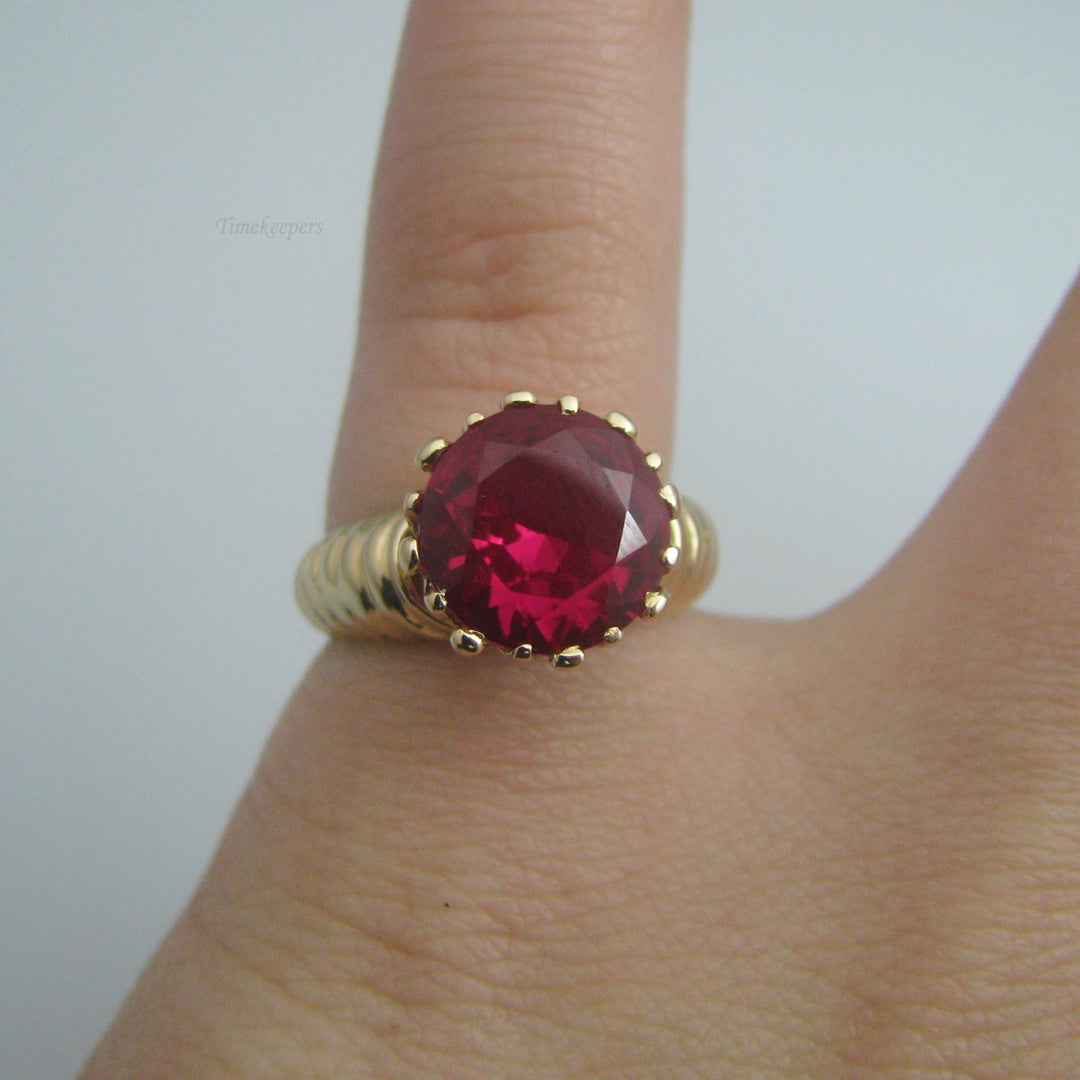 d939 Stunning 14k Yellow Gold Synthetic Ruby Ring