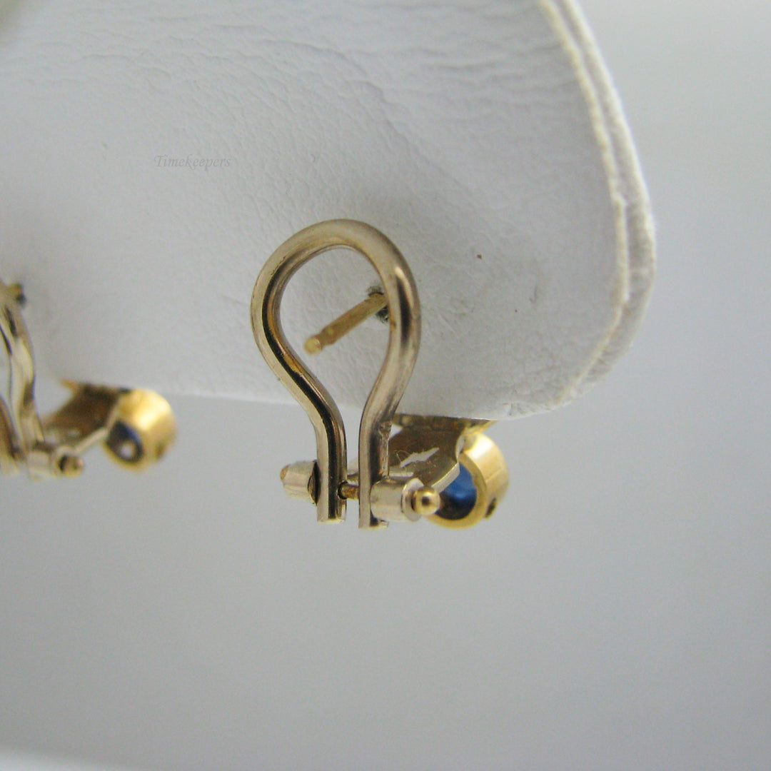 d963 Pretty 18k Yellow Gold Blue Cabochon Stone Heart Shell Earrings